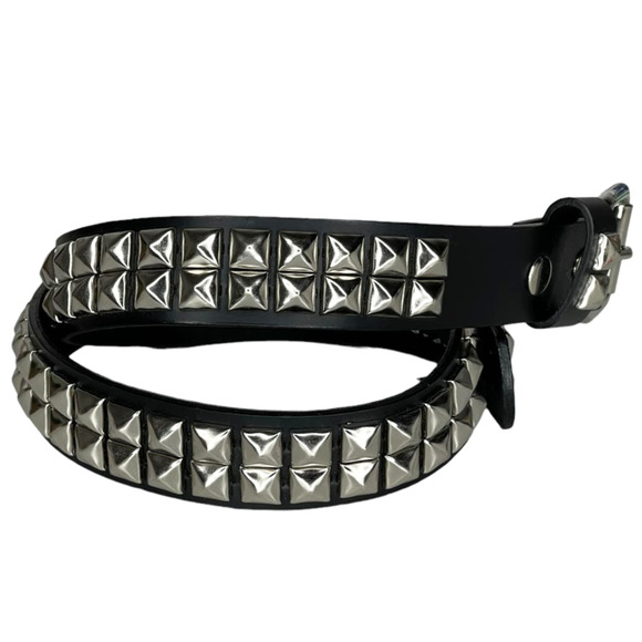 Hot Topic Two Row Pyramid Stud Belt Black with Silver Tone Studs Size 32 - Picture 2 of 10